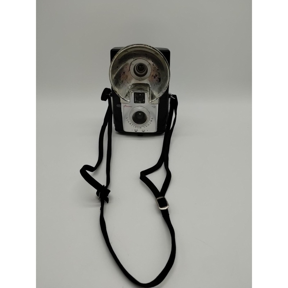 Vintage Kodak Brownie StarFlash Camera no flash bulb - For Parts And Repair Only
